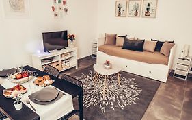 MAGNIFIQUE STUDIO CENTRE VILLE TOULON - Spacieux Climatisation Calme Rare Pas de parking privé stationnement gratuit dans la rue